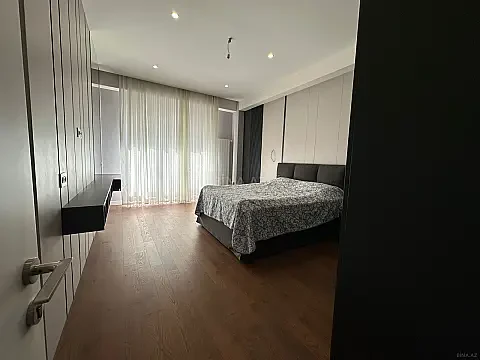 Satılır 2 otaqlı mənzil 95 m²