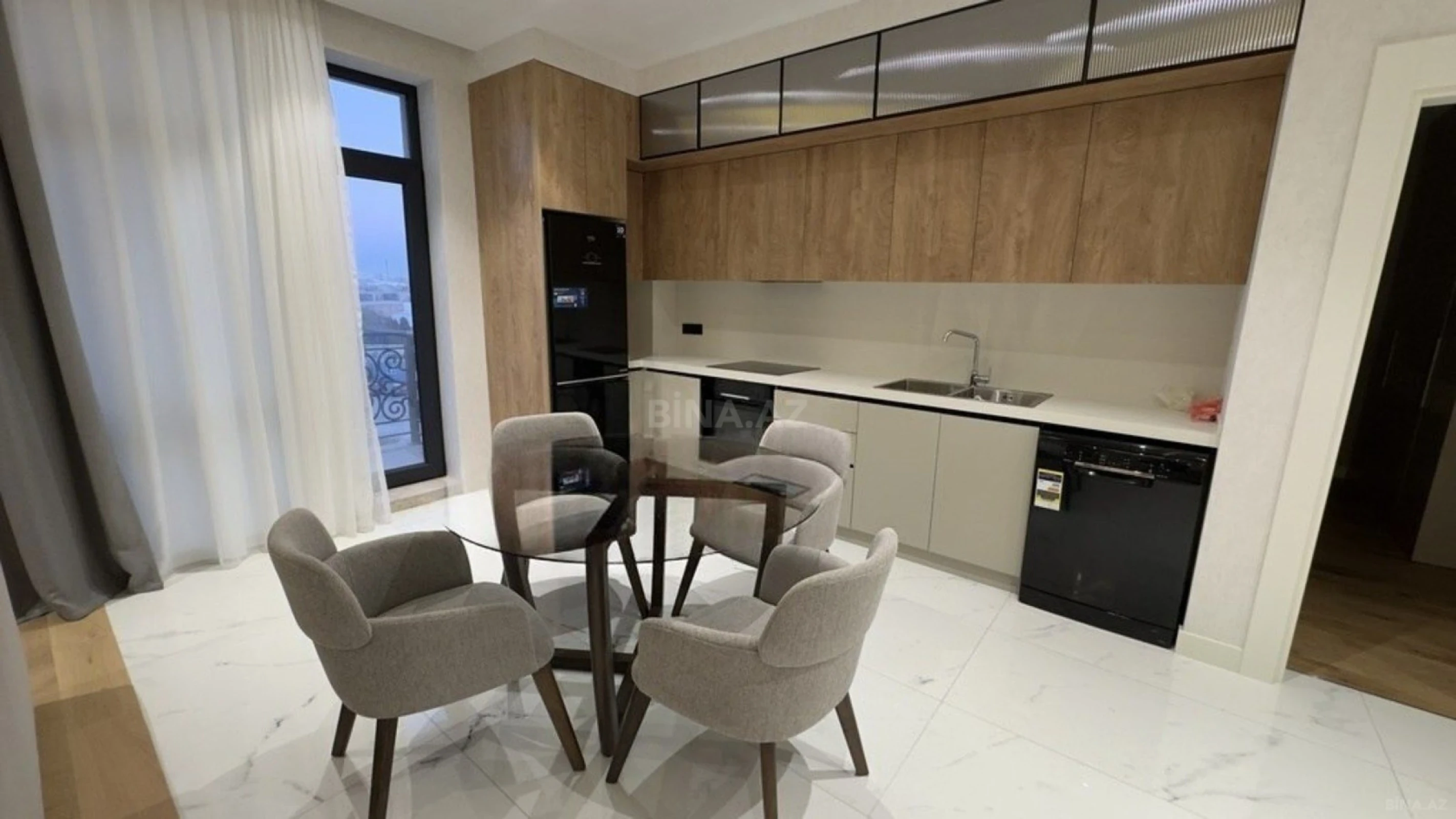 Kirayə verilir 3 otaqlı mənzil 115 m²