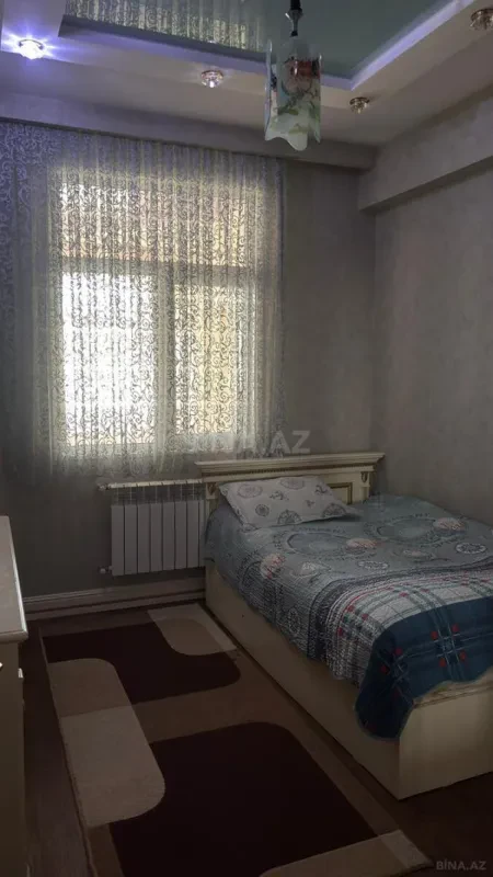 Satılır 4 otaqlı mənzil 90 m²