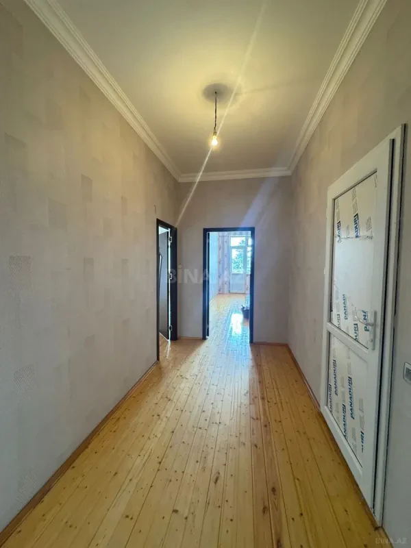 Satılır 2 otaqlı mənzil 79 m²
