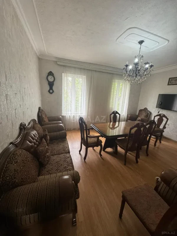 Kirayə verilir 2 otaqlı mənzil 70 m²
