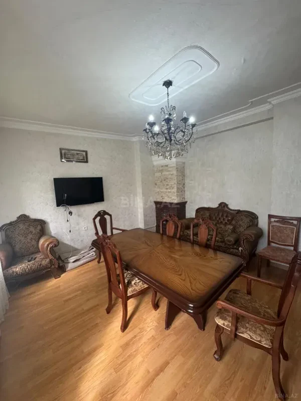 Kirayə verilir 2 otaqlı mənzil 70 m²