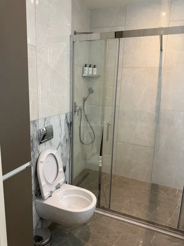 Kirayə verilir 3 otaqlı mənzil 139 m²