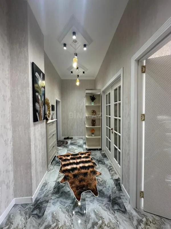 Kirayə verilir 2 otaqlı mənzil 100 m²