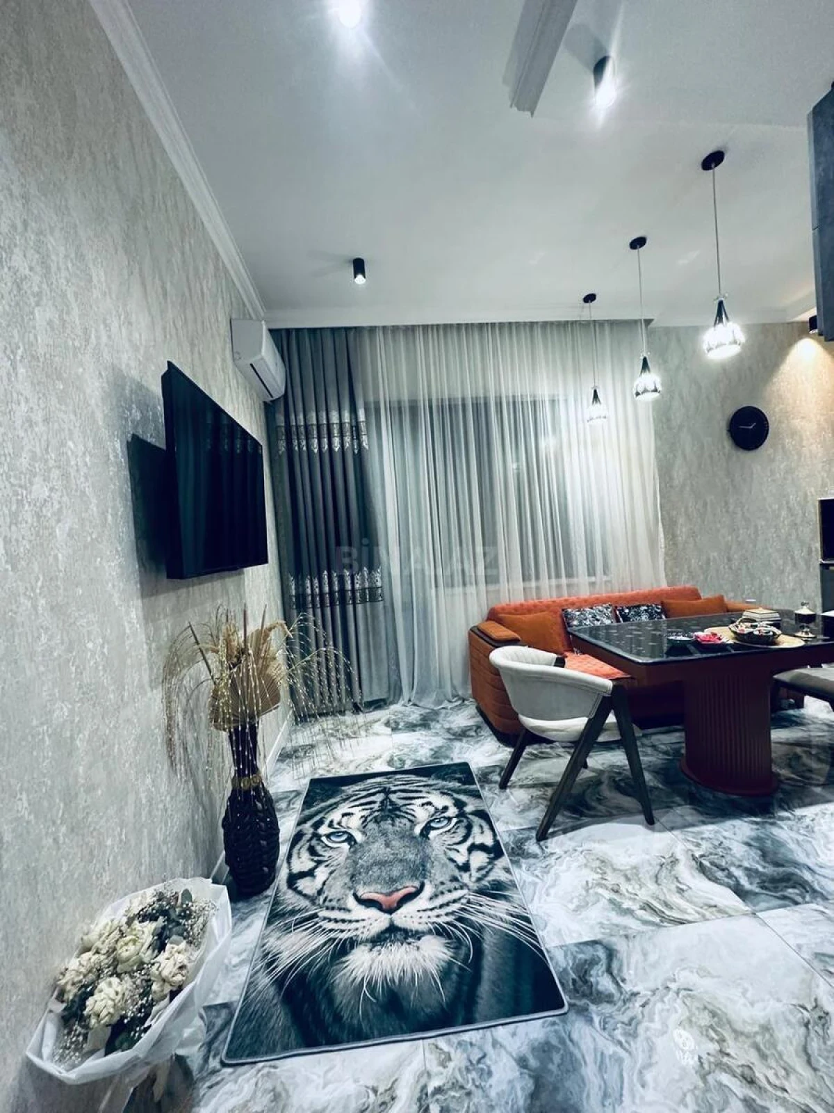 Kirayə verilir 2 otaqlı mənzil 100 m²