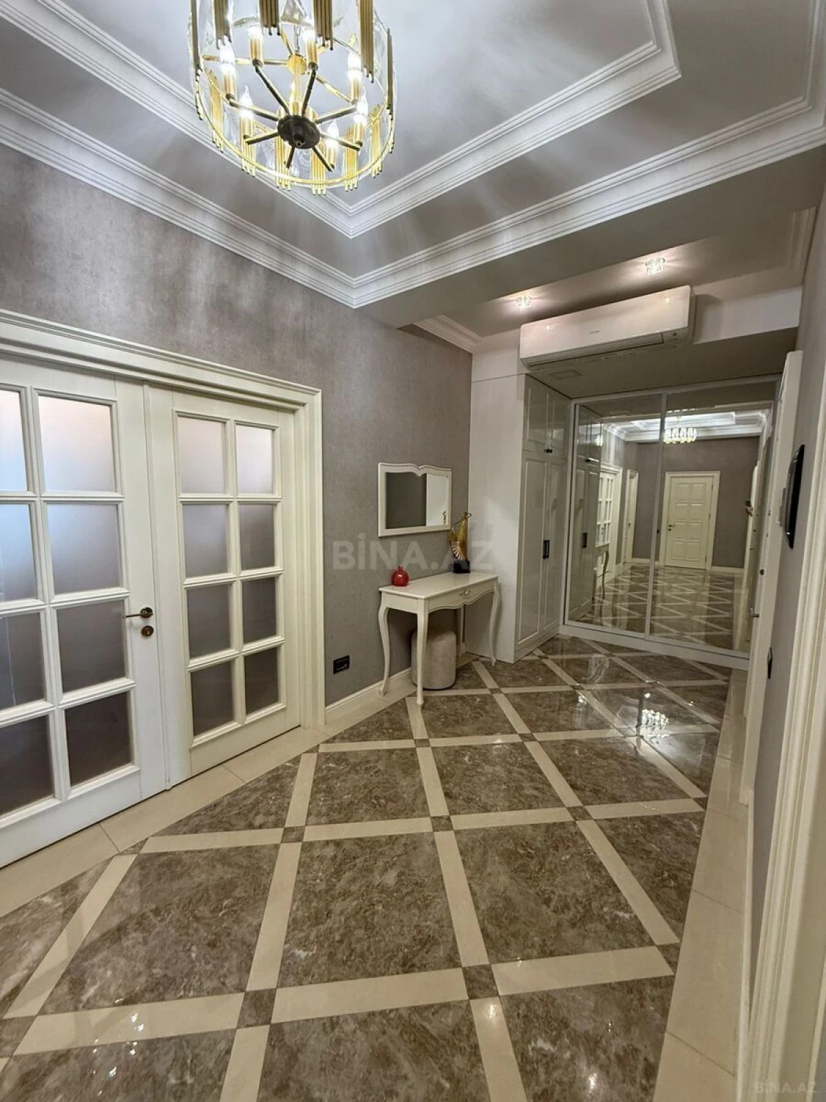 Satılır 3 otaqlı mənzil 120 m²