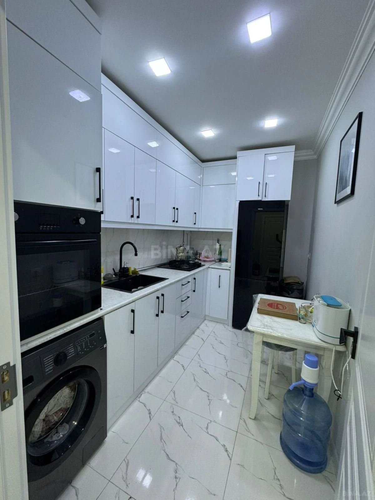 Satılır 2 otaqlı mənzil 69 m²