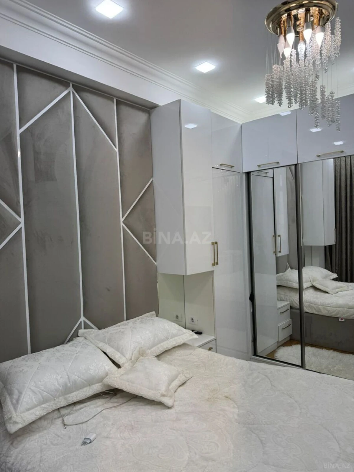 Satılır 2 otaqlı mənzil 69 m²