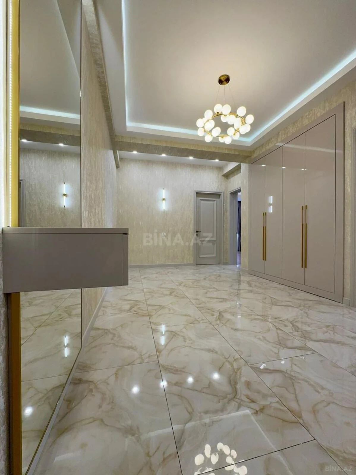 Satılır 3 otaqlı mənzil 125 m²