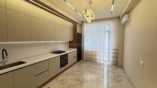 Satılır 3 otaqlı mənzil 125 m²