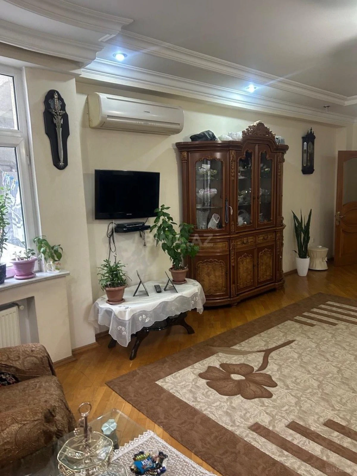 Satılır 2 otaqlı mənzil 102 m²