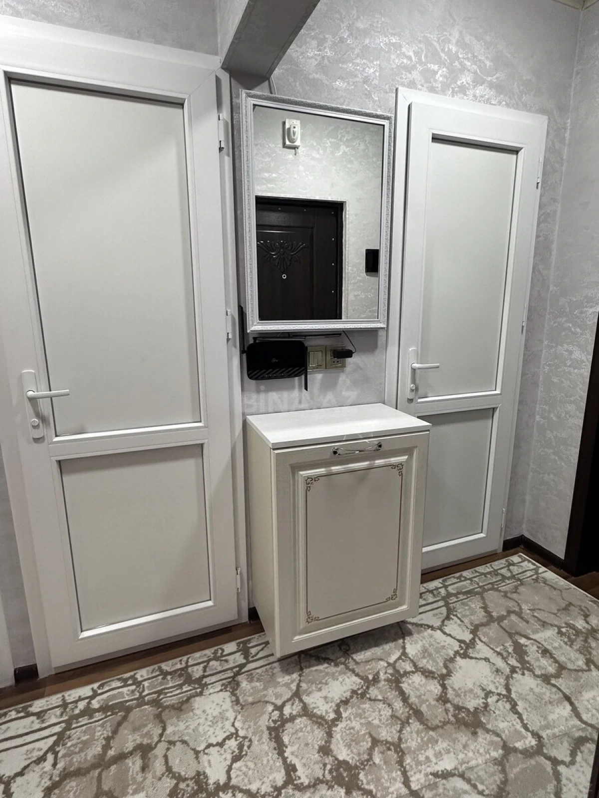 Kirayə verilir 2 otaqlı mənzil 60 m²