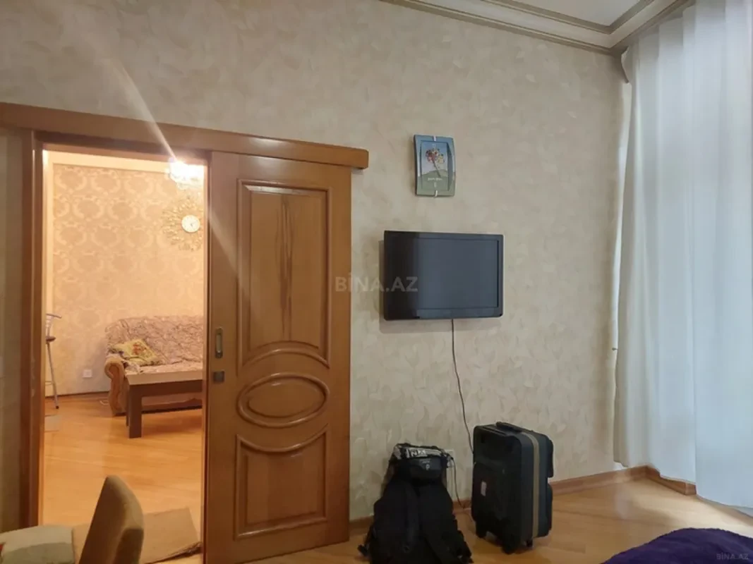 Kirayə verilir 2 otaqlı mənzil 65 m²