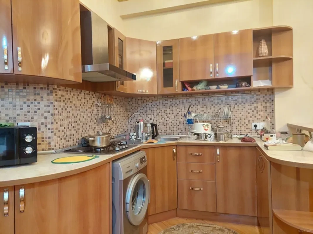 Kirayə verilir 2 otaqlı mənzil 65 m²
