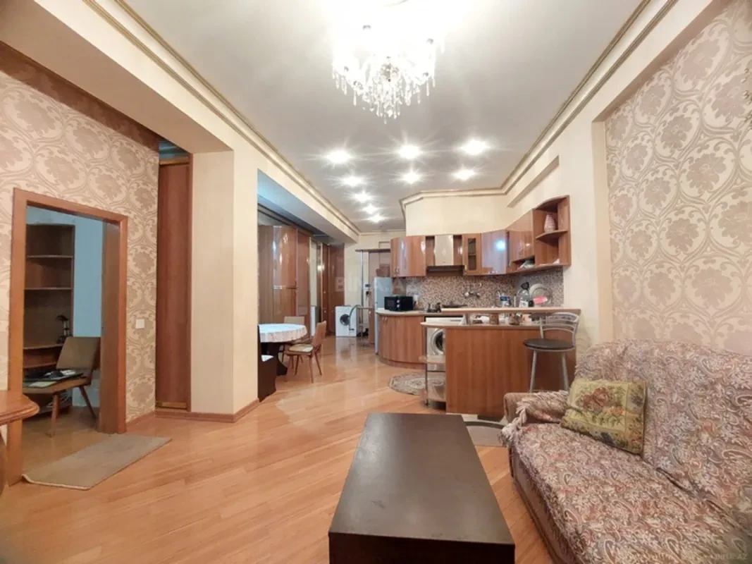 Kirayə verilir 2 otaqlı mənzil 65 m²