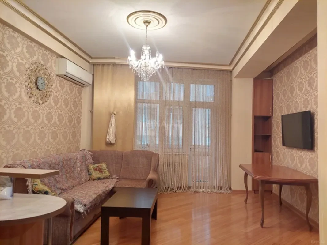 Kirayə verilir 2 otaqlı mənzil 65 m²