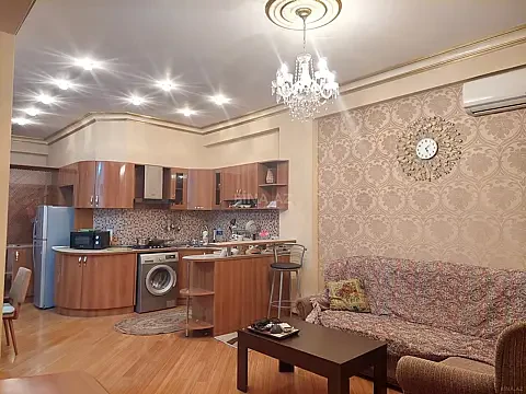 Kirayə verilir 2 otaqlı mənzil 65 m²