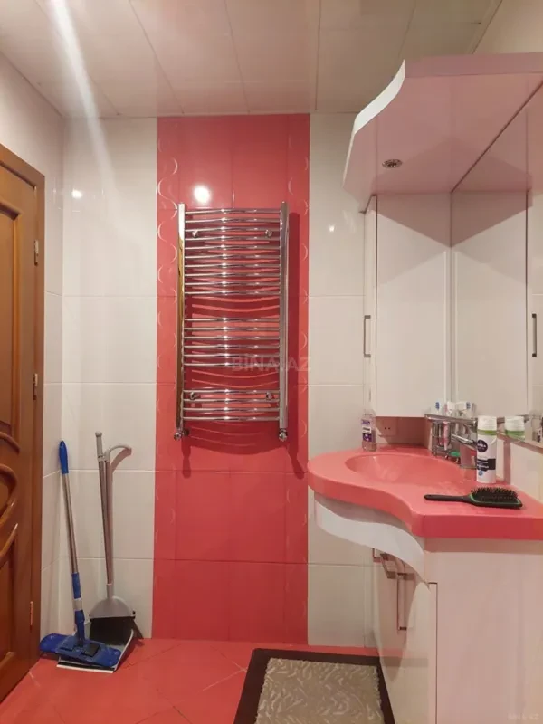 Kirayə verilir 2 otaqlı mənzil 65 m²