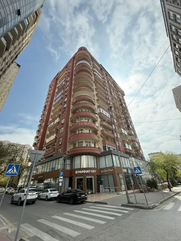 Kirayə verilir 3 otaqlı mənzil 170 m²