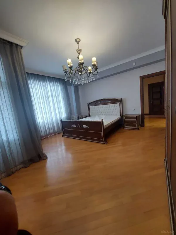 Kirayə verilir 4 otaqlı mənzil 162 m²