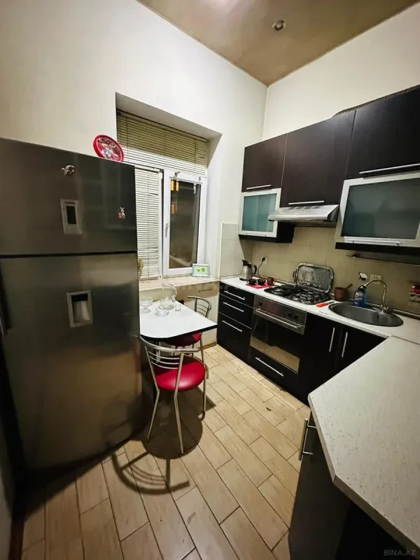 Kirayə verilir 2 otaqlı mənzil 65 m²