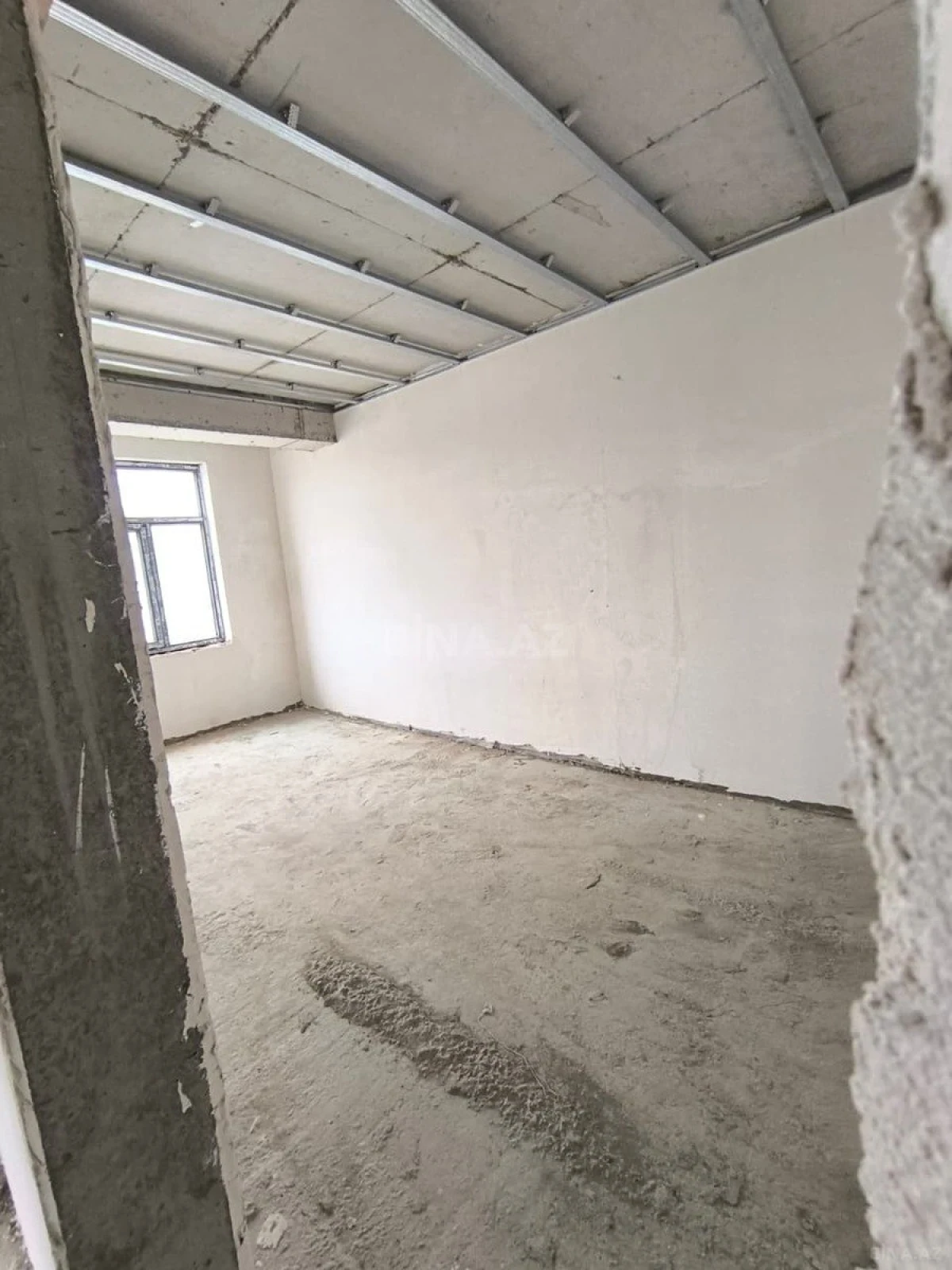 Satılır 3 otaqlı mənzil 98 m²
