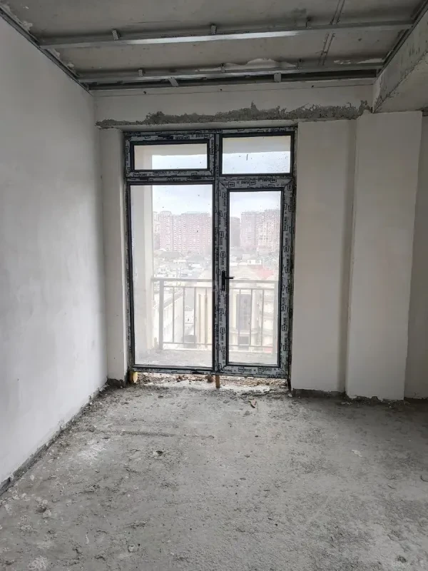 Satılır 3 otaqlı mənzil 98 m²