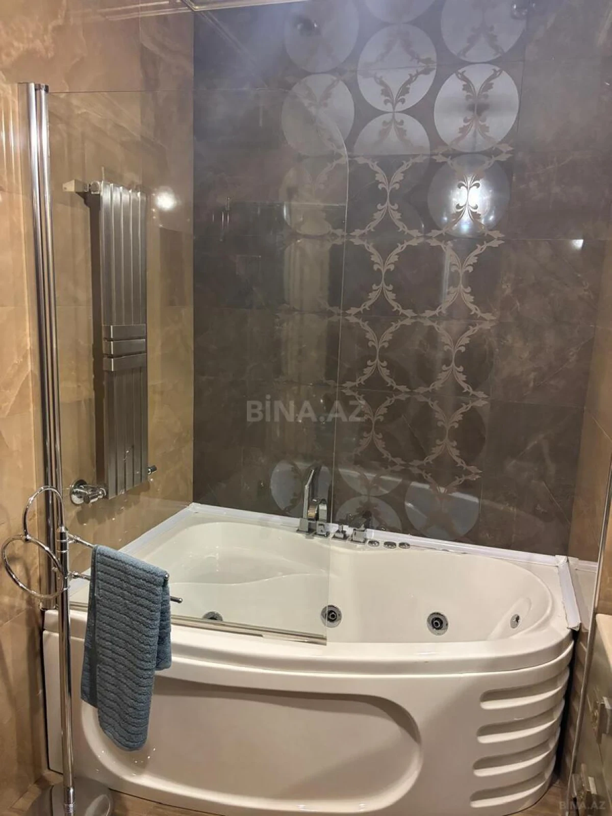 Kirayə verilir 4 otaqlı mənzil 170 m²