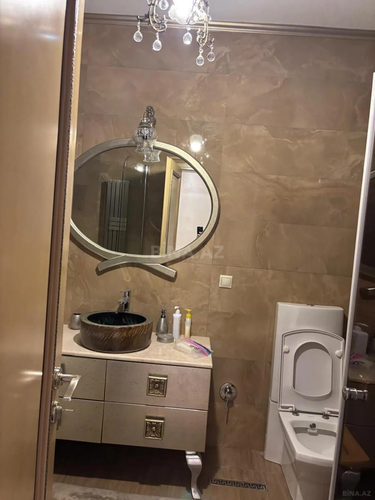 Kirayə verilir 4 otaqlı mənzil 170 m²
