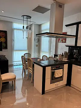 Kirayə verilir 4 otaqlı mənzil 170 m²