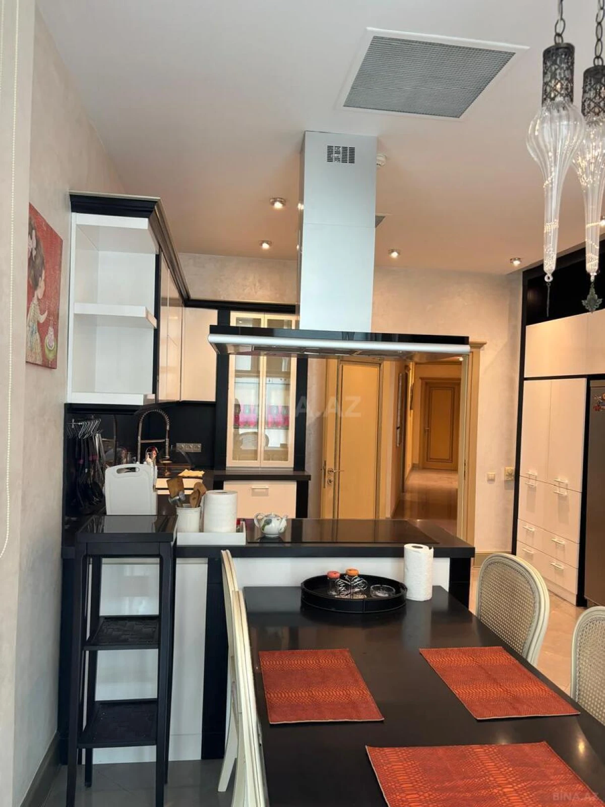 Kirayə verilir 4 otaqlı mənzil 170 m²