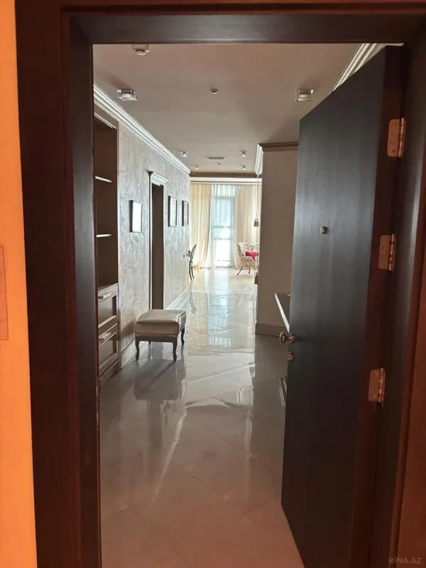 Kirayə verilir 4 otaqlı mənzil 170 m²