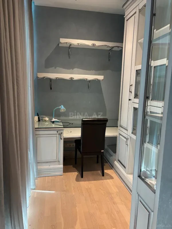 Kirayə verilir 4 otaqlı mənzil 170 m²