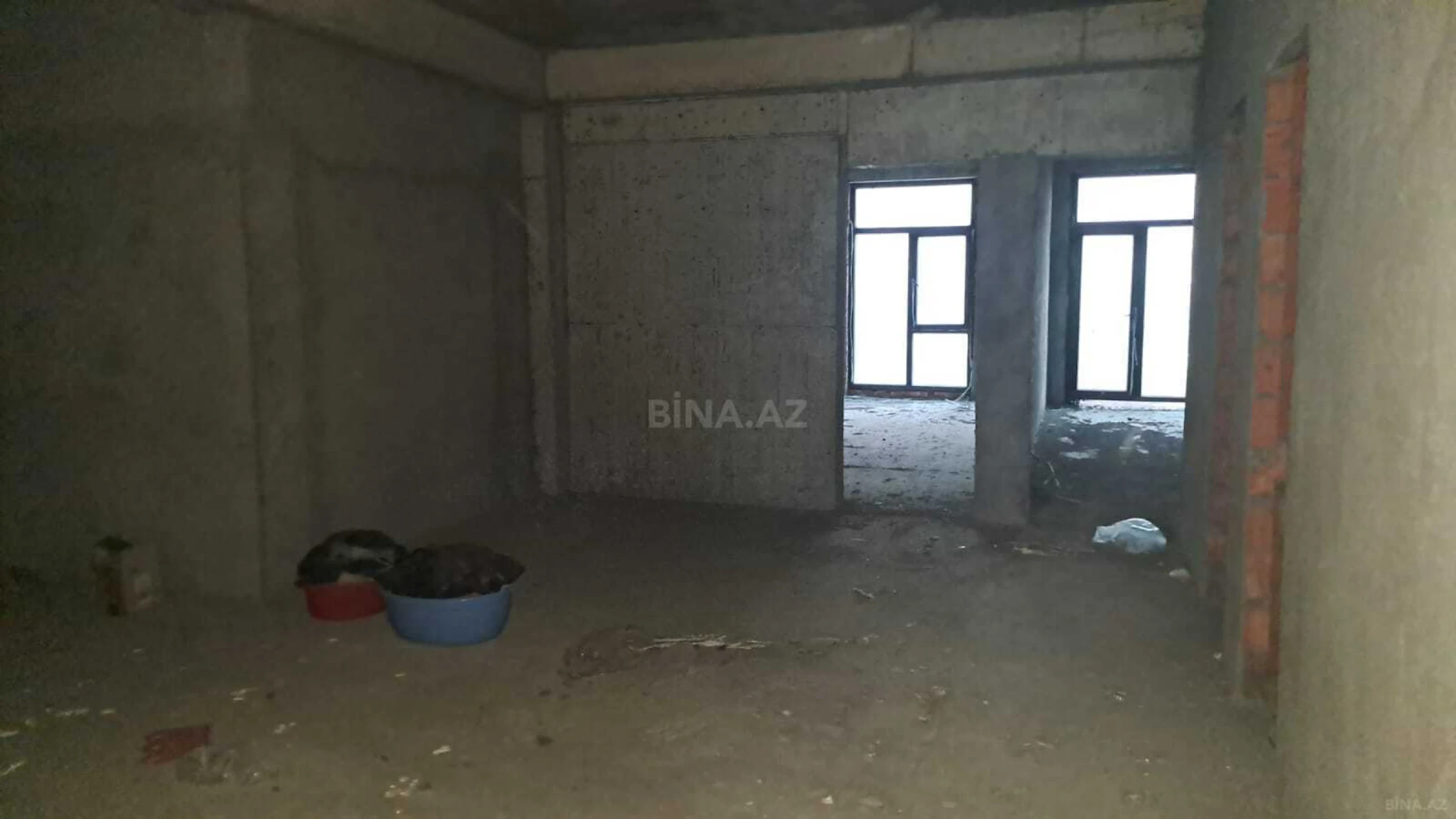 Satılır 3 otaqlı mənzil 143 m²