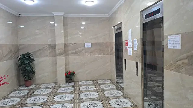 Satılır 3 otaqlı mənzil 143 m²