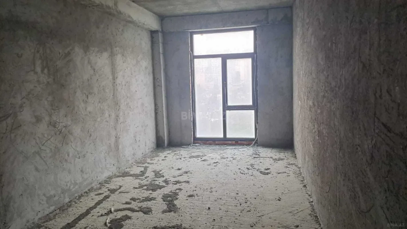 Satılır 3 otaqlı mənzil 143 m²