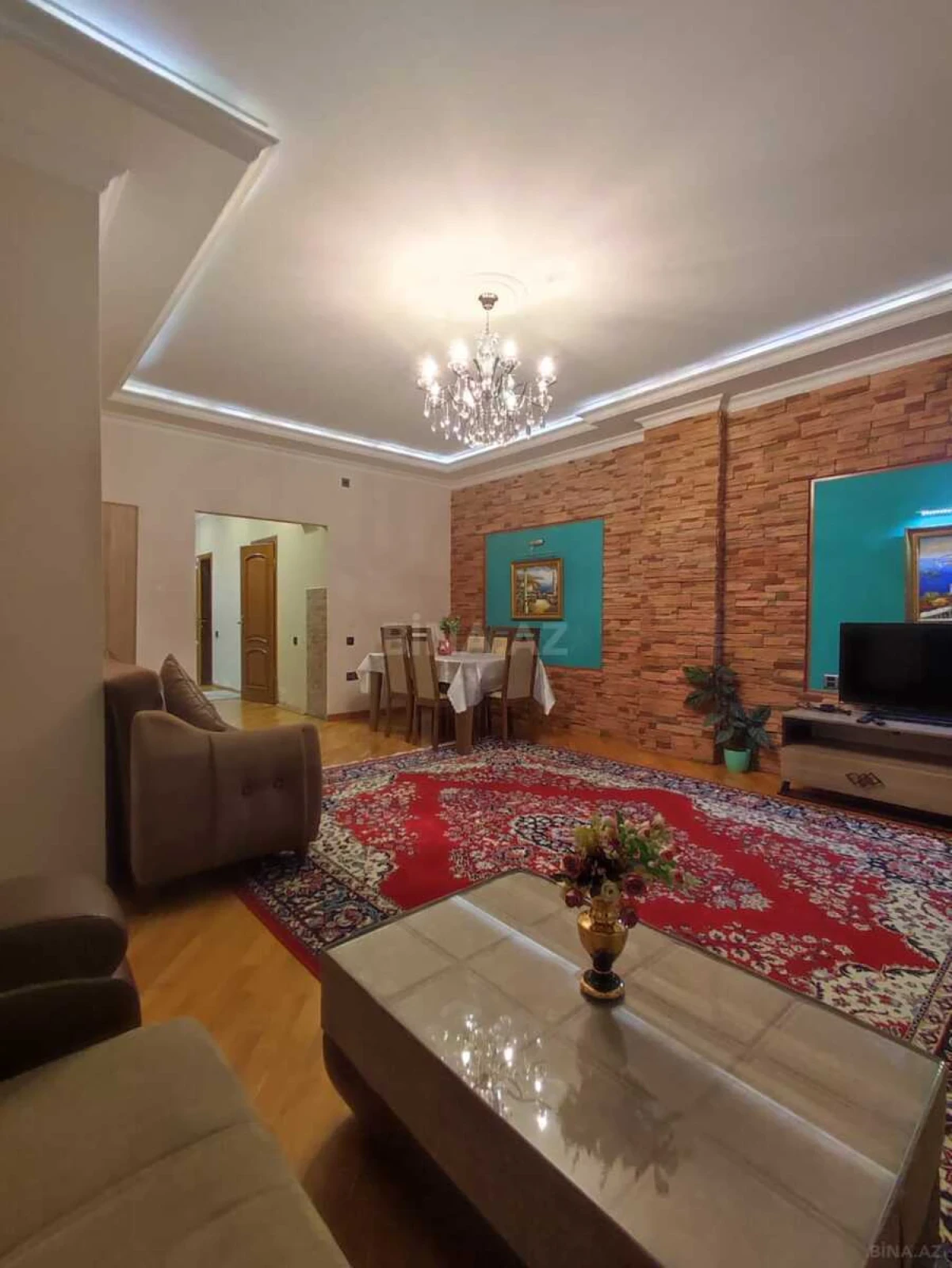 Kirayə verilir 3 otaqlı mənzil 130 m²