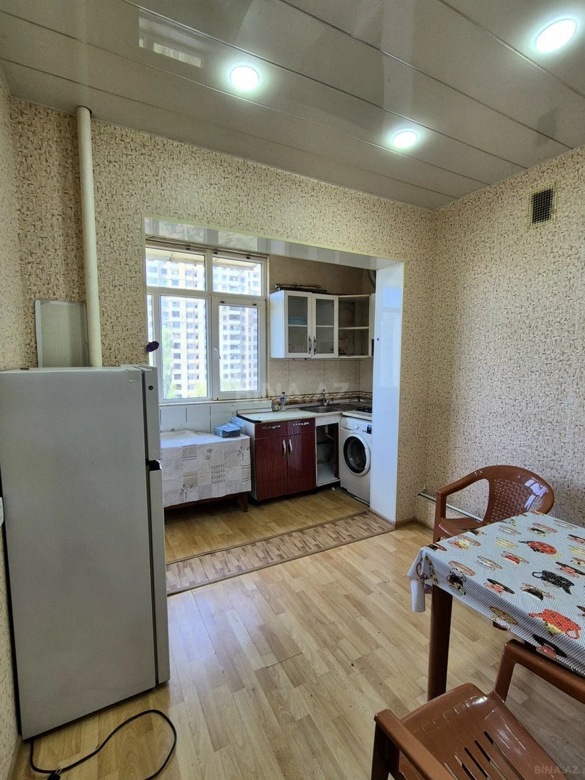 Kirayə verilir 2 otaqlı mənzil 65 m²