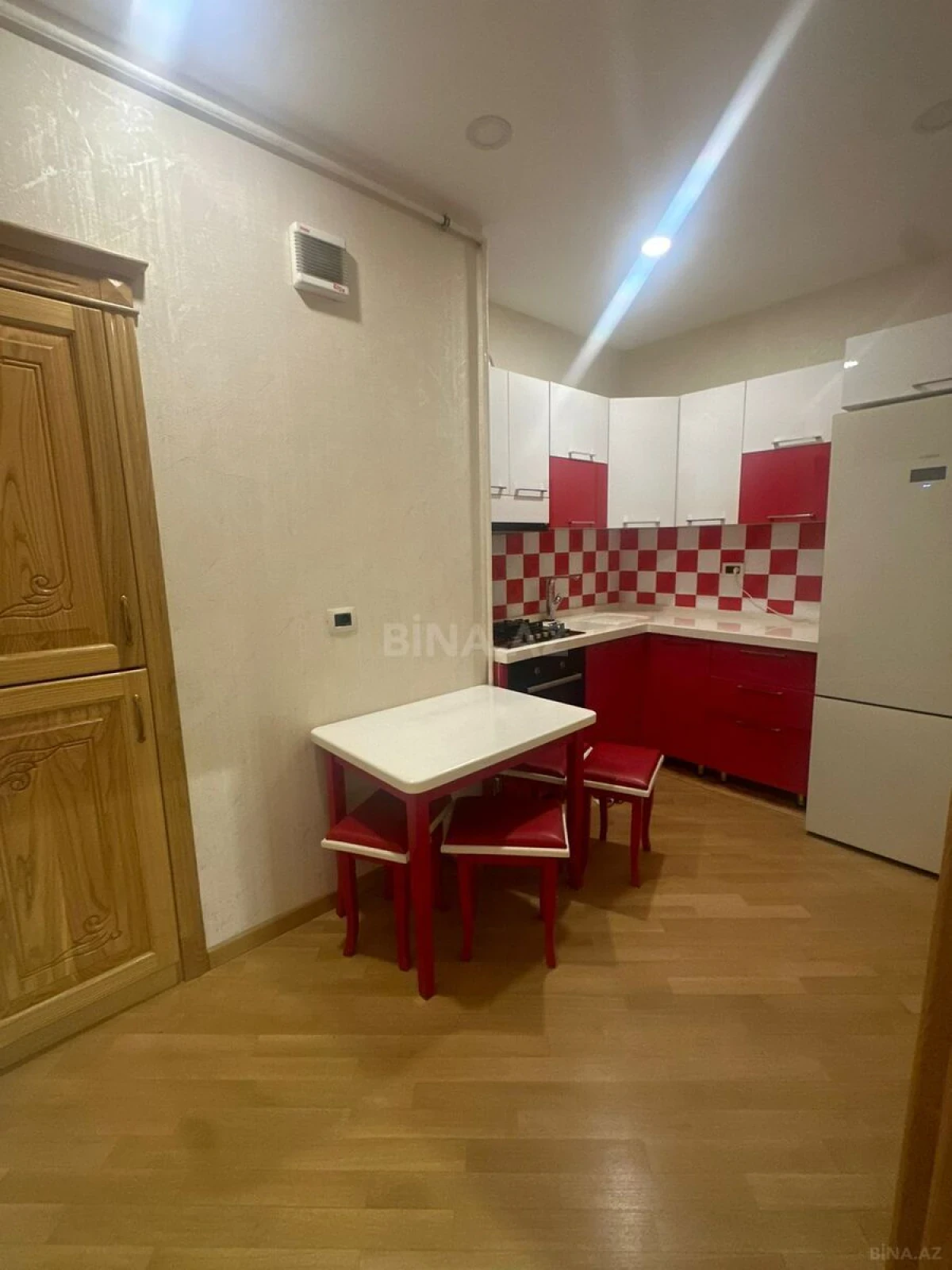 Kirayə verilir 2 otaqlı mənzil 53 m²