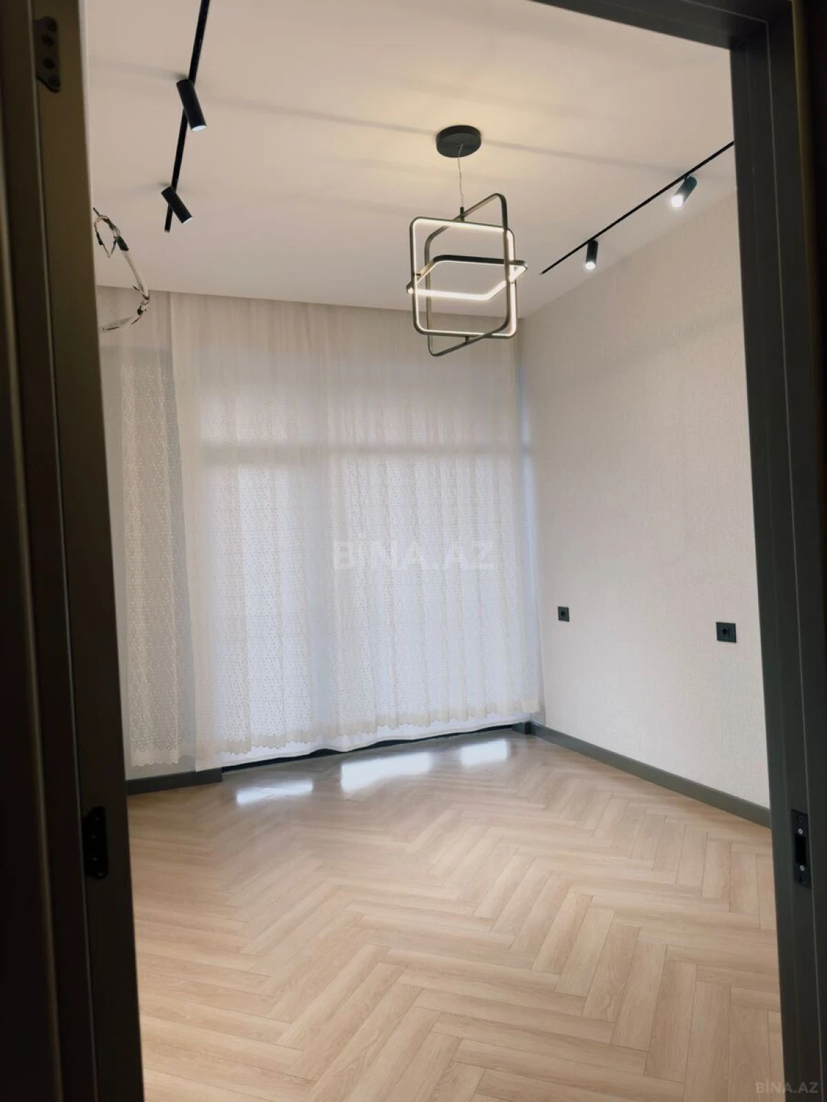 Kirayə verilir 3 otaqlı mənzil 95 m²