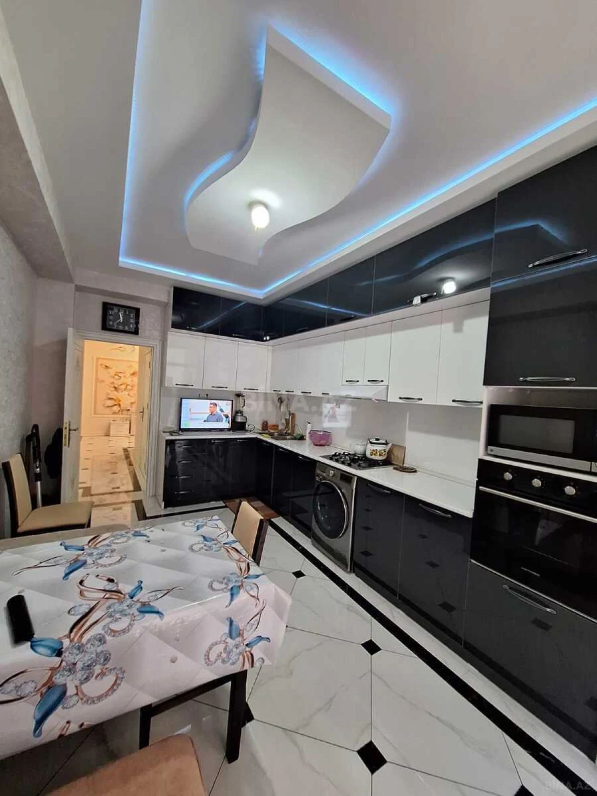 Satılır 4 otaqlı mənzil 130 m²