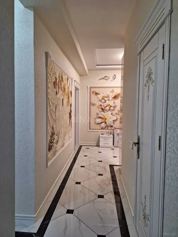 Satılır 4 otaqlı mənzil 130 m²