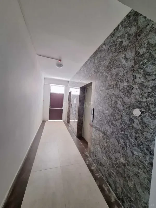 Satılır 4 otaqlı mənzil 130 m²