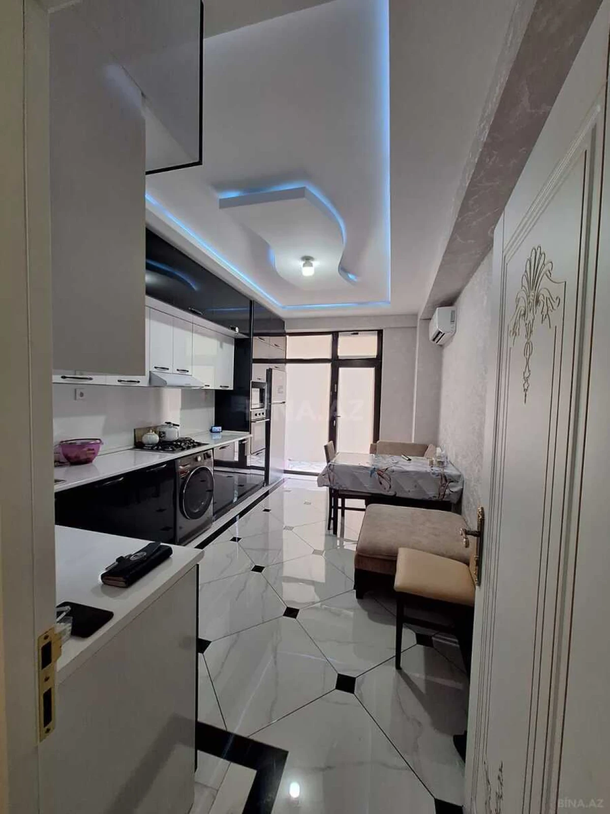 Satılır 4 otaqlı mənzil 130 m²
