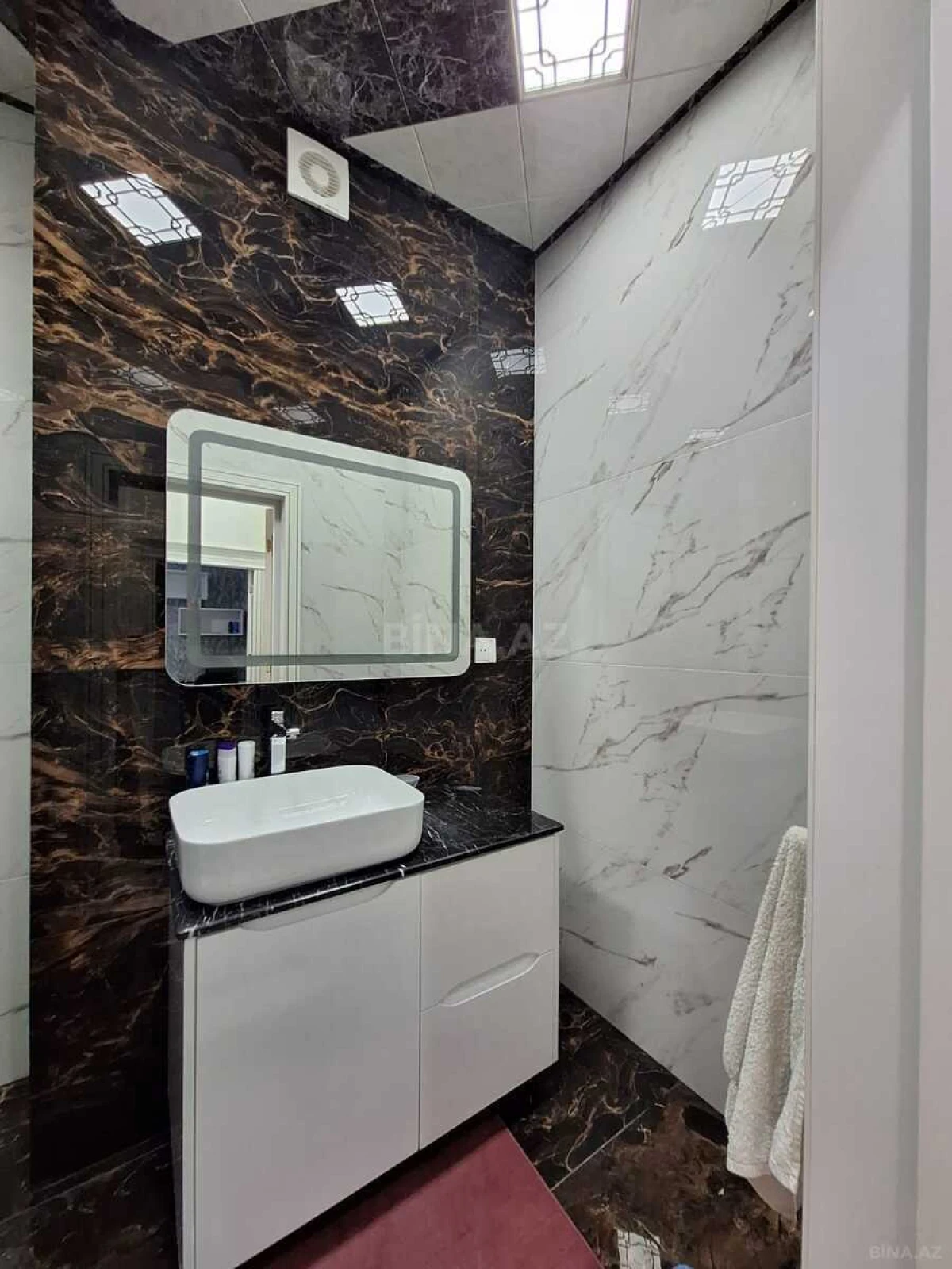 Satılır 4 otaqlı mənzil 130 m²