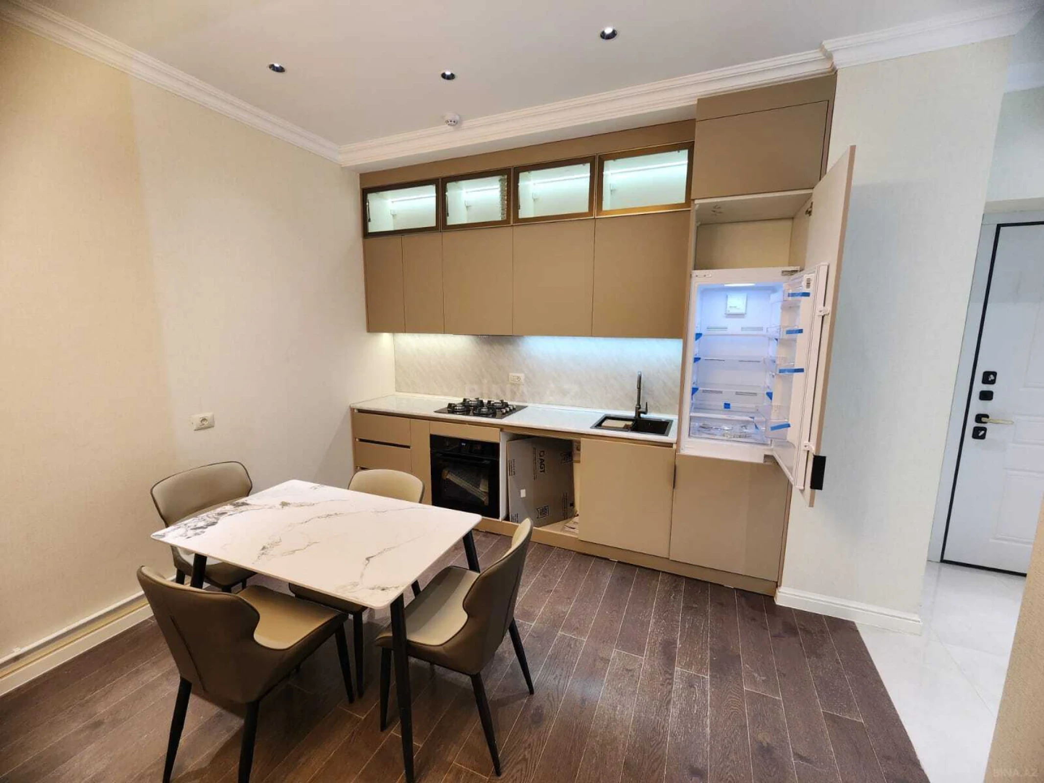 Kirayə verilir 3 otaqlı mənzil 77 m²