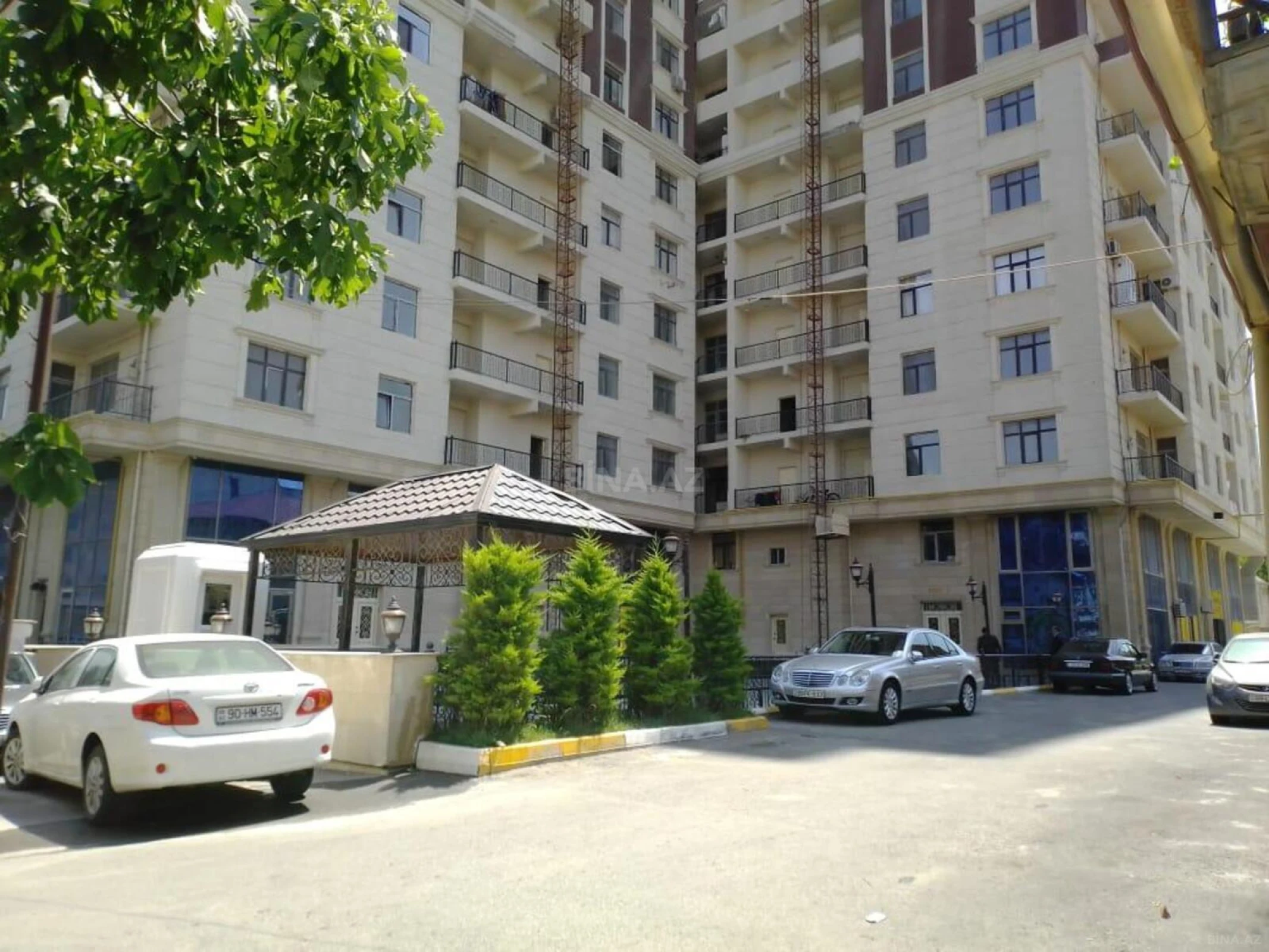 Satılır 3 otaqlı mənzil 149 m²
