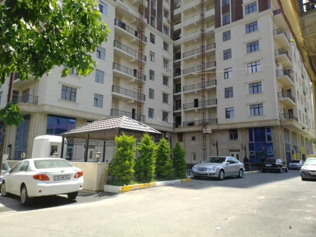 Satılır 3 otaqlı mənzil 149 m²