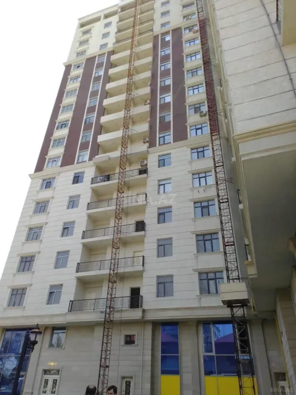 Satılır 3 otaqlı mənzil 149 m²