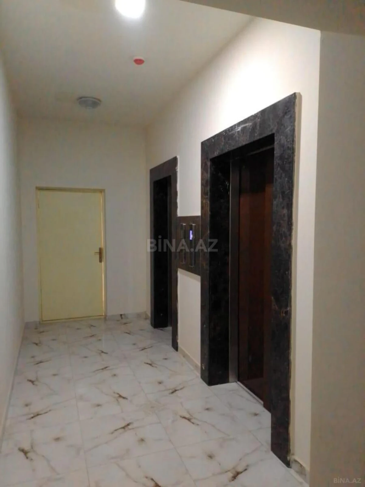 Satılır 3 otaqlı mənzil 149 m²